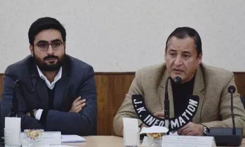 जावेद डार ने Budgam के विकास परिदृश्य की समीक्षा की जावेद डार ने Budgam के विकास परिदृश्य की समीक्षा की