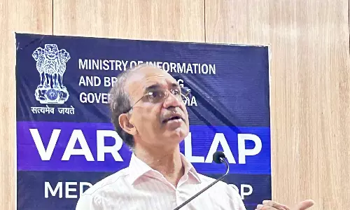 PIB ने युवा पत्रकारों से रचनात्मक चुनौतियों का पता लगाने का आग्रह किया