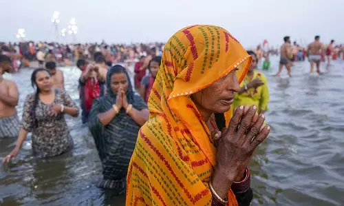यूपी सरकार ने महाकुंभ में गंगा जल की शुद्धता पर संदेह दूर करने के लिए वैज्ञानिक का हवाला दिया