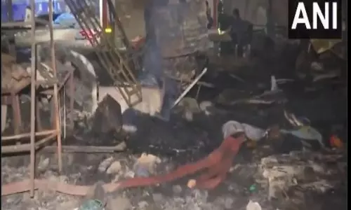 Mumbai: गोरेगांव के झुग्गी-झोपड़ी इलाके में लगी भीषण आग Mumbai: गोरेगांव के झुग्गी-झोपड़ी इलाके में लगी भीषण आग