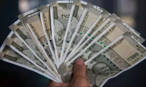 DRI ने छापेमारी कर नकली नोट छापने वाले गिरोह का किया पर्दाफाश, एक गिरफ्तार DRI ने छापेमारी कर नकली नोट छापने वाले गिरोह का किया पर्दाफाश, एक गिरफ्तार