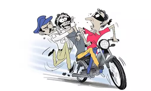 Odisha: जयपुर पुलिस ने चोरी की कई वारदातों में शामिल गिरोह को गिरफ्तार किया Odisha: जयपुर पुलिस ने चोरी की कई वारदातों में शामिल गिरोह को गिरफ्तार किया