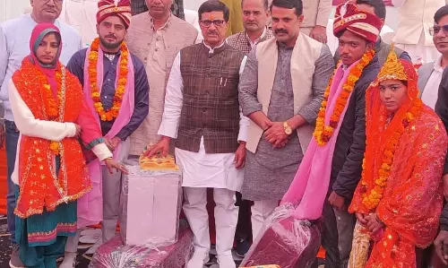 Muzaffarnagar: एक ही मंडप में की हिंदू-मुस्लिम जोड़ों ने नये जीवन की शुरुआत