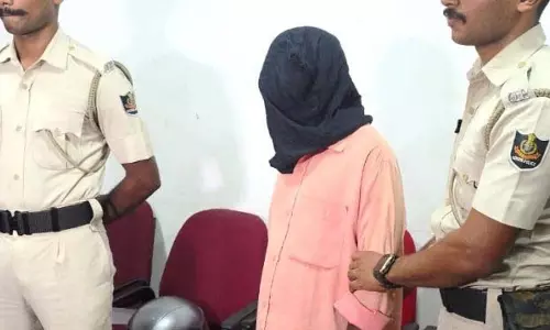 क्रूर हमले में एसयू की छात्रा की हालत गंभीर, पुरुष मित्र गिरफ्तार क्रूर हमले में एसयू की छात्रा की हालत गंभीर, पुरुष मित्र गिरफ्तार
