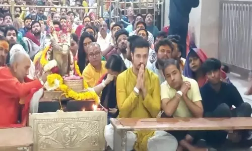 दर्शन कुमार ने Ujjain के महाकालेश्वर मंदिर में पूजा-अर्चना की दर्शन कुमार ने Ujjain के महाकालेश्वर मंदिर में पूजा-अर्चना की