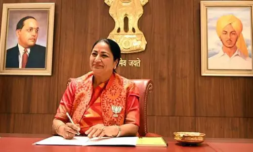 Delhi CM: जलापूर्ति की स्थिति की समीक्षा के लिए अधिकारियों के साथ बैठक करेंगे