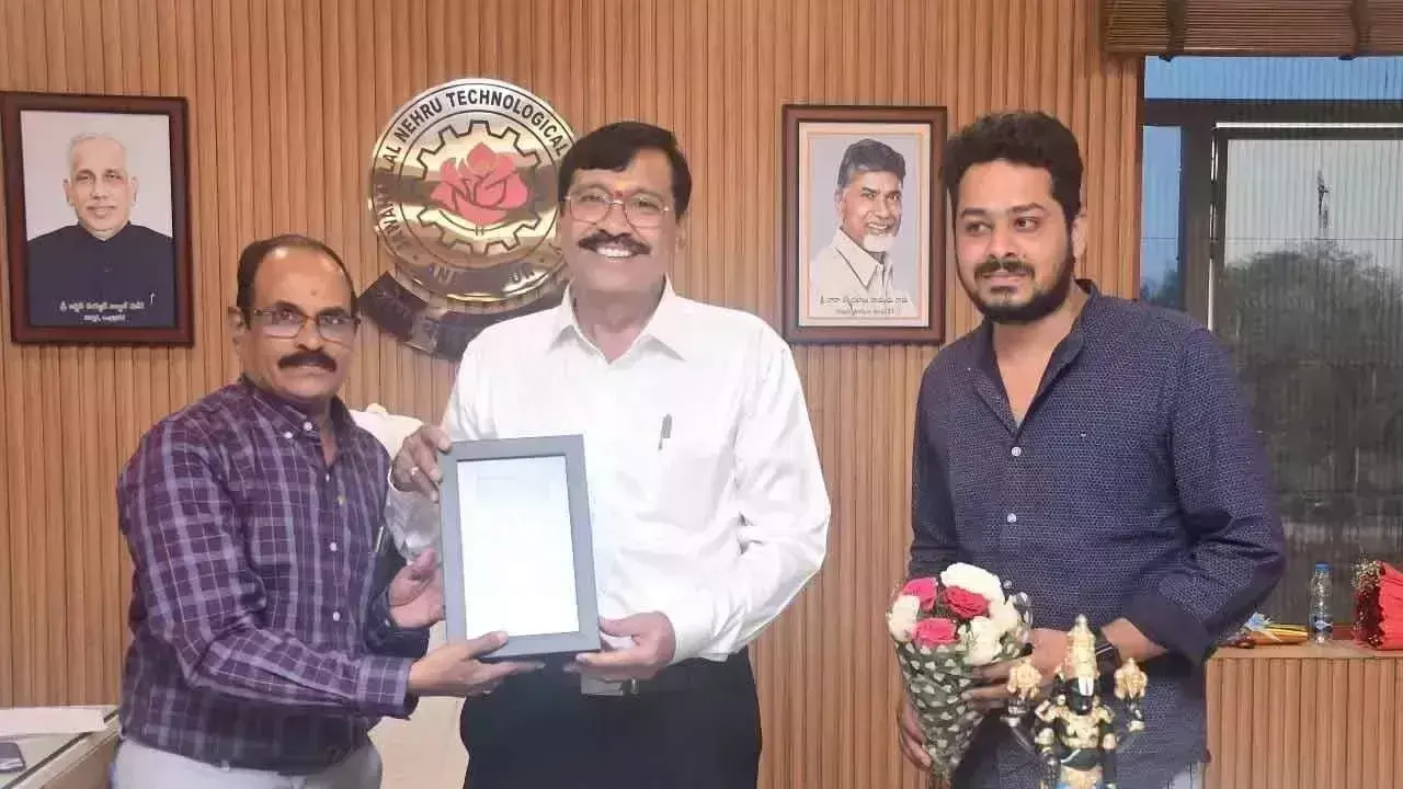 सुदर्शन राव ने JNTUA के नियमित कुलपति का कार्यभार संभाला सुदर्शन राव ने JNTUA के नियमित कुलपति का कार्यभार संभाला