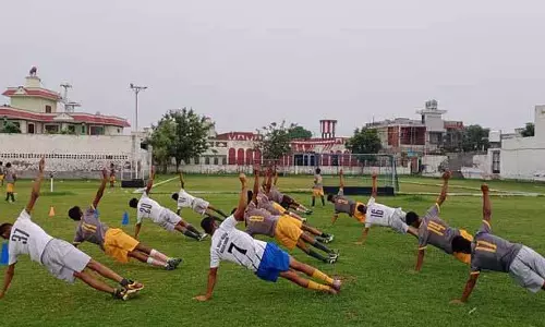 NRI ने मैदान को खेल के मैदान में बदला NRI ने मैदान को खेल के मैदान में बदला
