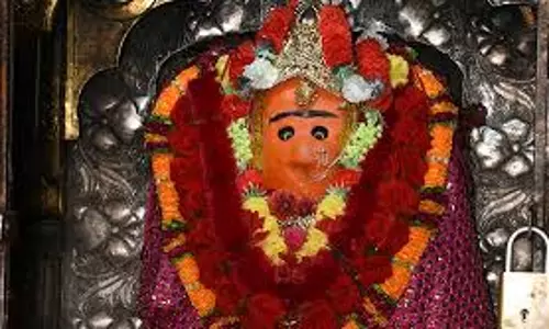 Chamunda Mata Temple: भारत का एकमात्र मंदिर जहां गर्भगृह में विराजमान हैं नौ दुर्गा Chamunda Mata Temple: भारत का एकमात्र मंदिर जहां गर्भगृह में विराजमान हैं नौ दुर्गा