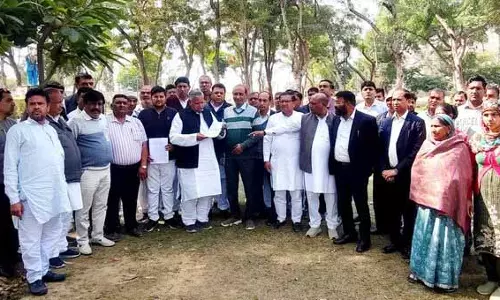 Haryana: अंतरजातीय विवाह विवाद को सुलझाया, परिवारों ने गिरफ्तार दुकानदारों के लिए न्याय की मांग की