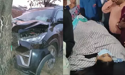 मंत्री लक्ष्मी हेब्बालकर दुर्घटना मामला; कैंटर ट्रक की तलाश में पुलिस का सघन अभियान मंत्री लक्ष्मी हेब्बालकर दुर्घटना मामला; कैंटर ट्रक की तलाश में पुलिस का सघन अभियान