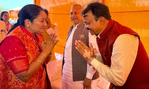 Jaipur: उपमुख्यमंत्री डॉ. बैरवा ने नई दिल्ली की नवनियुक्त मुख्यमंत्री को दी बधाई Jaipur: उपमुख्यमंत्री डॉ. बैरवा ने नई दिल्ली की नवनियुक्त मुख्यमंत्री को दी बधाई