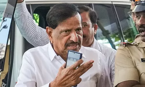 Maharashtra: पालघर में पालकमंत्री गणेश नाईक के जनता दरबार में 741 शिकायतें आईं Maharashtra: पालघर में पालकमंत्री गणेश नाईक के जनता दरबार में 741 शिकायतें आईं