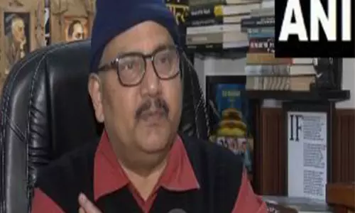 सरकार बयानबाजी से काम नहीं कर सकती: RJD सांसद मनोज झा सरकार बयानबाजी से काम नहीं कर सकती: RJD सांसद मनोज झा