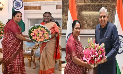 BIG BREAKING: मुख्यमंत्री रेखा गुप्ता ने राष्ट्रपति-उपराष्ट्रपति से की मुलाकात BIG BREAKING: मुख्यमंत्री रेखा गुप्ता ने राष्ट्रपति-उपराष्ट्रपति से की मुलाकात