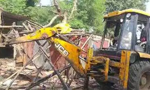 Ranchi: सेवा सदन रोड पर नगर निगम का अतिक्रमण हटाओ अभियान