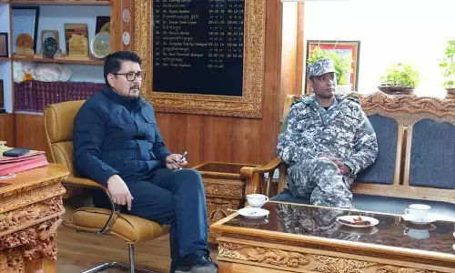 लेह CEC और वायुसेना अधिकारियों ने हवाई संपर्क पर चर्चा की