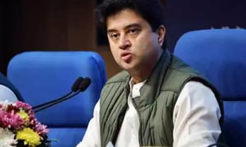 कांग्रेस अपने गिरेबान में झांके : ज्योतिरादित्य सिंधिया कांग्रेस अपने गिरेबान में झांके : ज्योतिरादित्य सिंधिया