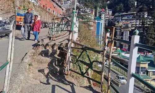 Himachal: टूटी रेलिंग की मरम्मत की जरूरत