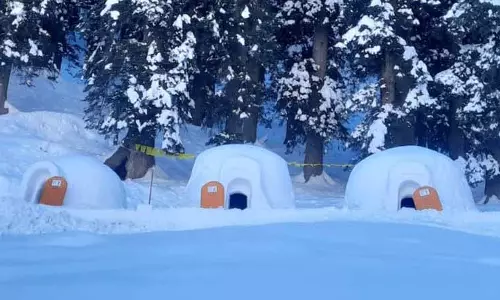Himachal: हामटा दर्रे पर इग्लू पर्यटकों का आकर्षण