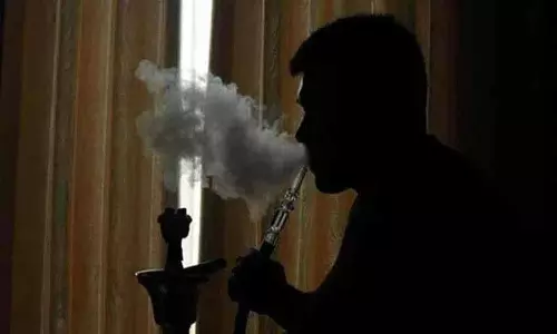 Chandrayangutta में अवैध रूप से चल रहे हुक्का पार्लर पर छापा, दो गिरफ्तार
