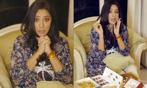 Rupali Ganguly ने डाइट के दौरान अपने संघर्षों को दिखाते हुए मजेदार वीडियो साझा की Rupali Ganguly ने डाइट के दौरान अपने संघर्षों को दिखाते हुए मजेदार वीडियो साझा की