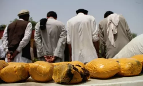 Afghanistan में 50 किलोग्राम से अधिक अवैध ड्रग्स बरामद, दो तस्कर गिरफ्तार