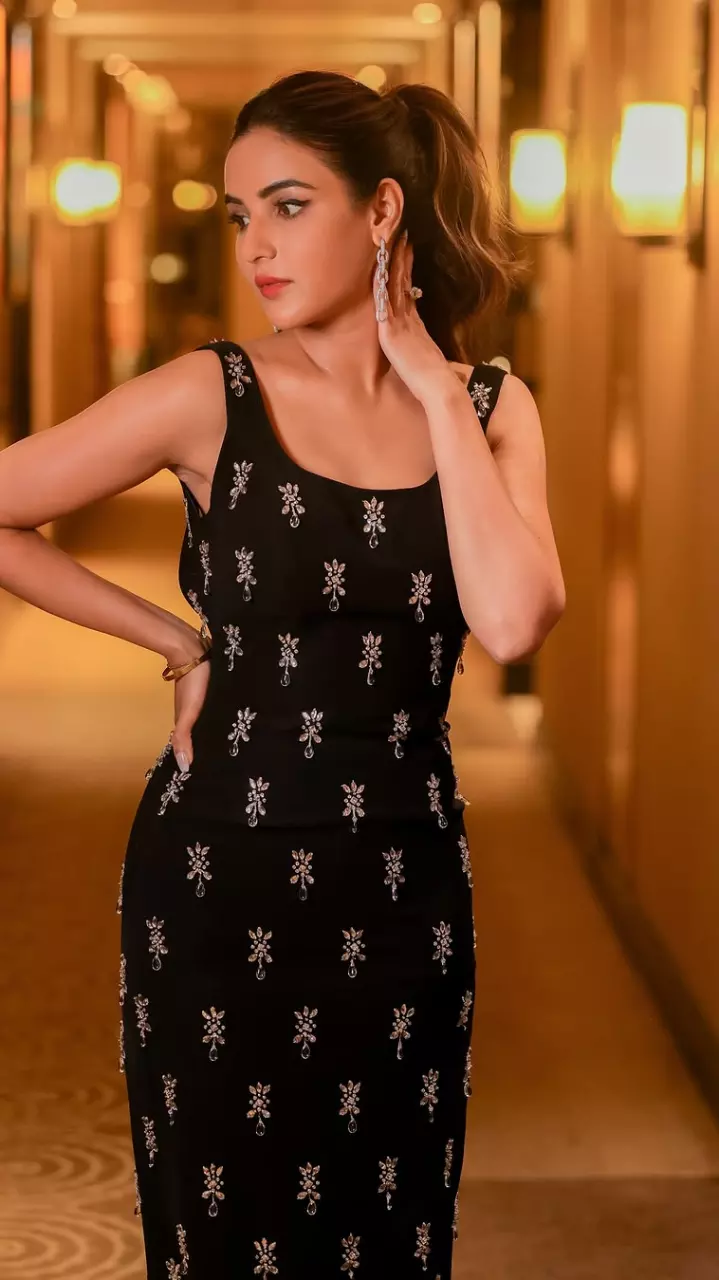 जेसमीन भसीन का लुक देख फ़िदा हुए फैन्स