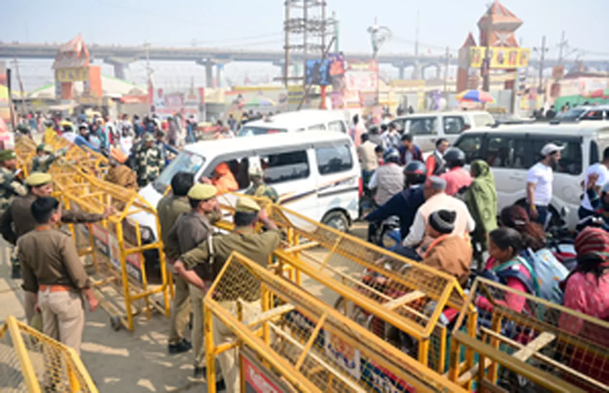 महाकुंभ को लेकर अफवाह फैलाने वाले सोशल मीडिया अकाउंट पर यूपी पुलिस का एक्शन महाकुंभ को लेकर अफवाह फैलाने वाले सोशल मीडिया अकाउंट पर यूपी पुलिस का एक्शन