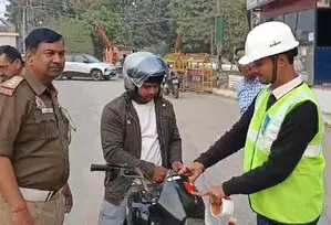गौतमबुद्धनगर : यातायात पुलिस का बड़ा अभियान, 7361 ई-चालान जारी गौतमबुद्धनगर : यातायात पुलिस का बड़ा अभियान, 7361 ई-चालान जारी