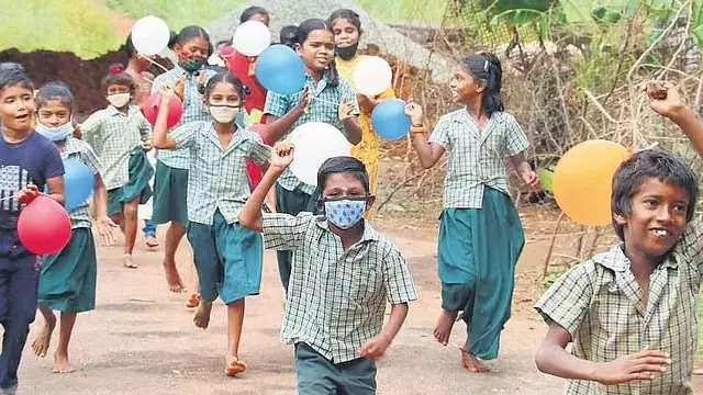 Karnataka: स्कूल न जाने वाले बच्चों का सर्वेक्षण करने के लिए नोडल अधिकारी नियुक्त Karnataka: स्कूल न जाने वाले बच्चों का सर्वेक्षण करने के लिए नोडल अधिकारी नियुक्त