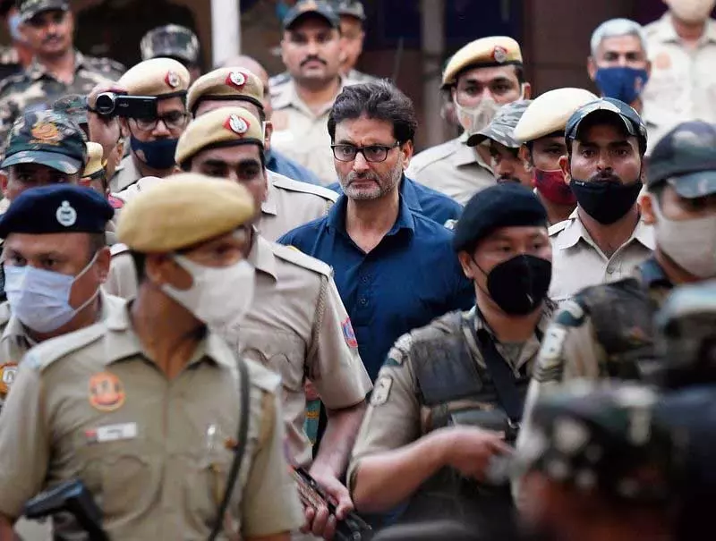 Supreme Court: 7 मार्च को जम्मू की अदालत में वर्चुअली पेश हों यासीन Supreme Court: 7 मार्च को जम्मू की अदालत में वर्चुअली पेश हों यासीन