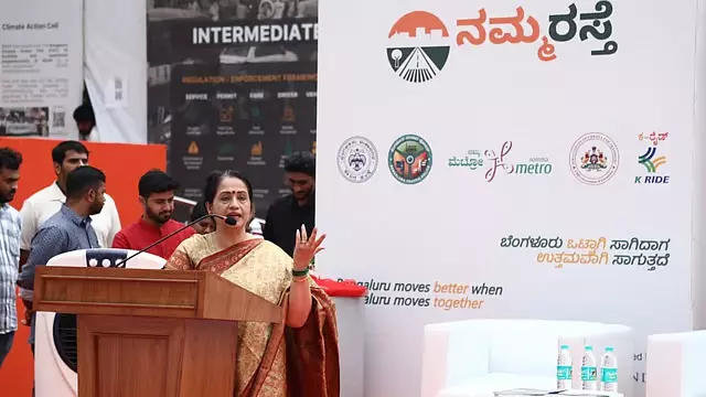 नागरिक सरकार के साथ हाथ मिलाएं तो सड़कों को अच्छी स्थिति में रखा जा सकता है: Shalini Rajneesh नागरिक सरकार के साथ हाथ मिलाएं तो सड़कों को अच्छी स्थिति में रखा जा सकता है: Shalini Rajneesh