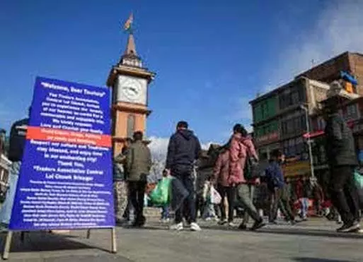 ‘शराब, ड्रग्स, थूकने से बचें’: लाल चौक के व्यापारियों ने शुरू किया अनोखा अभियान ‘शराब, ड्रग्स, थूकने से बचें’: लाल चौक के व्यापारियों ने शुरू किया अनोखा अभियान