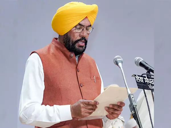 आप ने पंजाब में शासन को मज़ाक बना दिया, मंत्री ने 20 साल तक अस्तित्वहीन विभाग चलाया: भाजपा आप ने पंजाब में शासन को मज़ाक बना दिया, मंत्री ने 20 साल तक अस्तित्वहीन विभाग चलाया: भाजपा