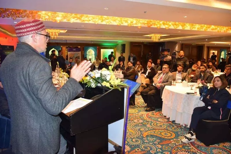 Omar: भूमि-नौकरियों की रक्षा के लिए निवेश को विनियमित किया जाना चाहिए Omar: भूमि-नौकरियों की रक्षा के लिए निवेश को विनियमित किया जाना चाहिए