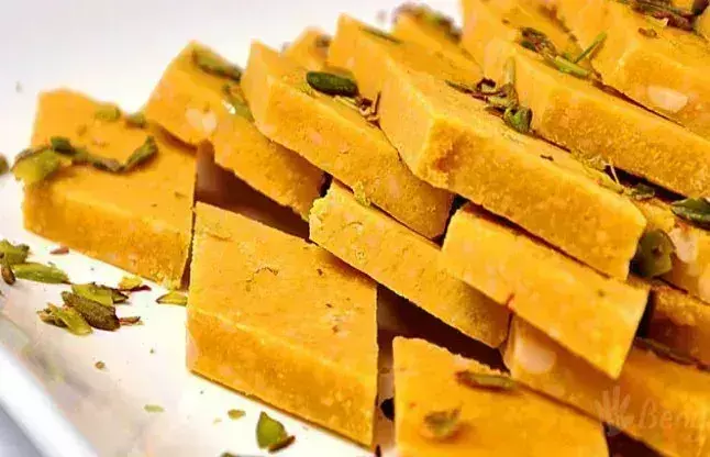 Kesar Barfi घर में ही तैयार करें यह स्वादिष्ट मिठाई Kesar Barfi घर में ही तैयार करें यह स्वादिष्ट मिठाई