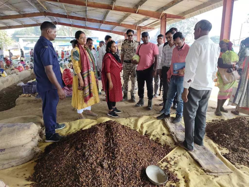नारायणपुर की शानदार उपलब्धि, नीति आयोग ने दिया 10 करोड़ रुपये का पुरस्कार नारायणपुर की शानदार उपलब्धि, नीति आयोग ने दिया 10 करोड़ रुपये का पुरस्कार