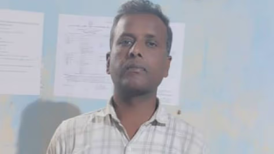 Assam : परीक्षा पेपर लीक की फर्जी खबर फैलाने के आरोप में धुबरी में पत्रकार गिरफ्तार Assam : परीक्षा पेपर लीक की फर्जी खबर फैलाने के आरोप में धुबरी में पत्रकार गिरफ्तार