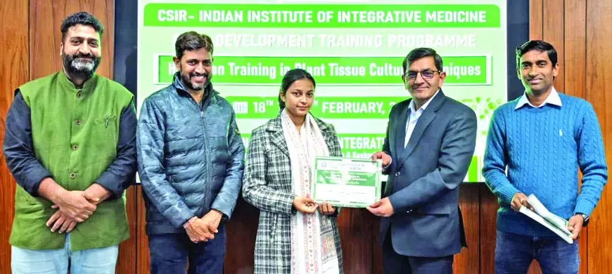 IIIM में प्लांट टिशू कल्चर में प्रगति पर प्रशिक्षण का समापन IIIM में प्लांट टिशू कल्चर में प्रगति पर प्रशिक्षण का समापन
