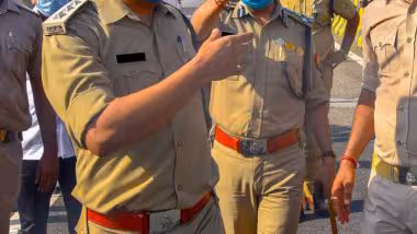 Prayagraj: यूपी पुलिस का महाकुंभ को लेकर अफवाह फैलाने वाले सोशल मीडिया अकाउंट पर एक्शन Prayagraj: यूपी पुलिस का महाकुंभ को लेकर अफवाह फैलाने वाले सोशल मीडिया अकाउंट पर एक्शन