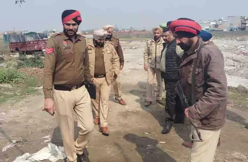 Bhola Colony में विवादित जमीन को लेकर झड़प में फायरिंग Bhola Colony में विवादित जमीन को लेकर झड़प में फायरिंग