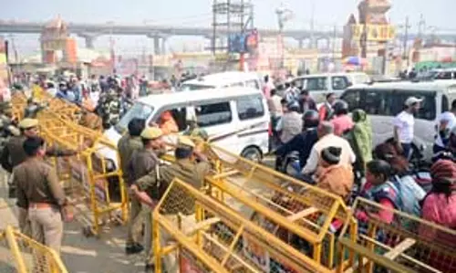महाकुंभ को लेकर अफवाह फैलाने वाले सोशल मीडिया अकाउंट पर यूपी पुलिस का एक्शन महाकुंभ को लेकर अफवाह फैलाने वाले सोशल मीडिया अकाउंट पर यूपी पुलिस का एक्शन