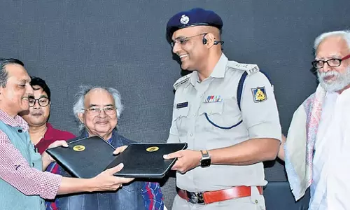Karnataka: पुलिस अकादमी और सीआईआईएल ने पुलिसकर्मियों को भाषा प्रशिक्षण देने के लिए समझौता किया Karnataka: पुलिस अकादमी और सीआईआईएल ने पुलिसकर्मियों को भाषा प्रशिक्षण देने के लिए समझौता किया