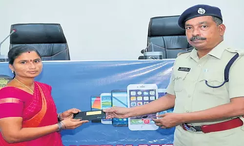 Andhra: गुंटूर पुलिस ने 46 लाख रुपये मूल्य के 234 फोन बरामद किए