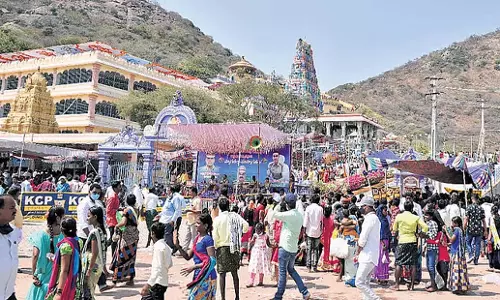 Andhra: आंध्र प्रदेश के पलनाडु गांव महा शिवरात्रि के लिए तैयार Andhra: आंध्र प्रदेश के पलनाडु गांव महा शिवरात्रि के लिए तैयार
