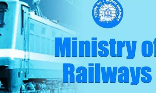 रेल मंत्रालय ने एक्स को दिल्ली भगदड़ के अपमानजनक तस्वीरें हटाने को कहा: सूत्र रेल मंत्रालय ने एक्स को दिल्ली भगदड़ के अपमानजनक तस्वीरें हटाने को कहा: सूत्र