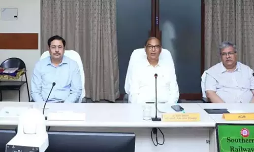 Telangana: रेलवे स्वास्थ्य सेवा महानिदेशक ने समीक्षा बैठक की