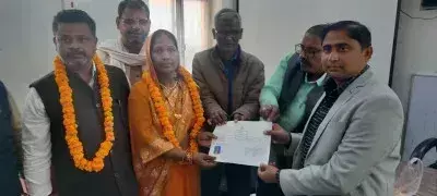Ballia: बेबी देवी कड़े मुकाबले में बनीं ग्राम प्रधान
