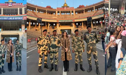 Amritsar में अटारी-वाघा सीमा पर आयोजित एक भव्य समारोह में शर्वरी ने हिस्सा लिया